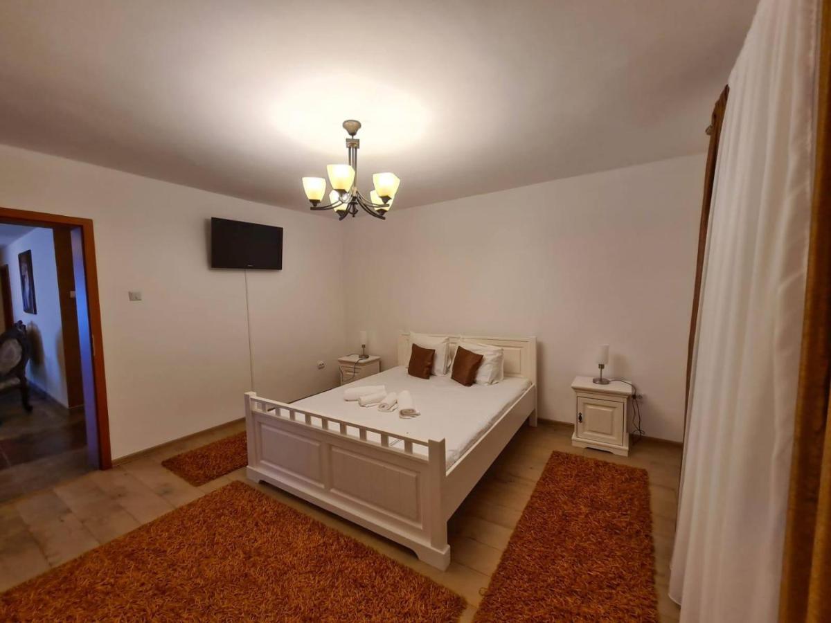 Hotel Casa Luca Moldova Noua Exteriér fotografie