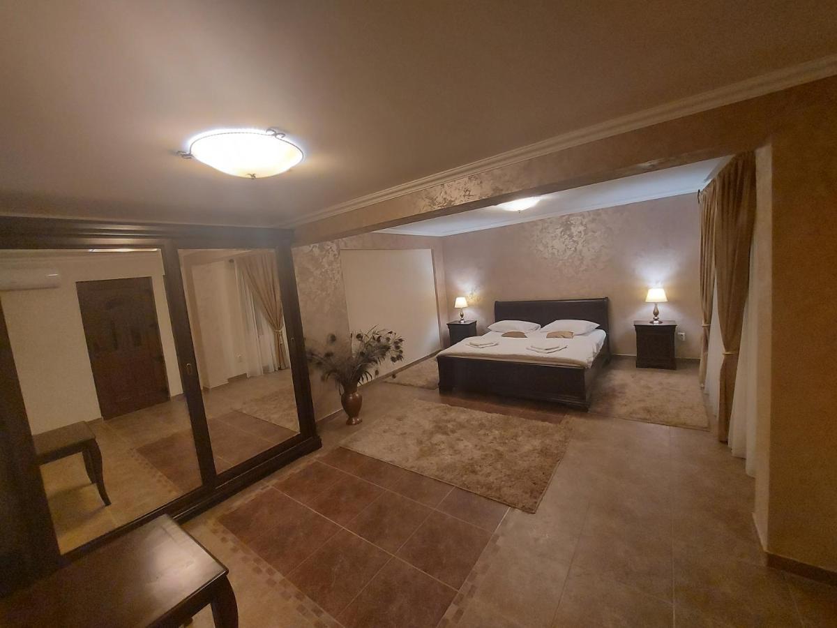 Hotel Casa Luca Moldova Noua Exteriér fotografie